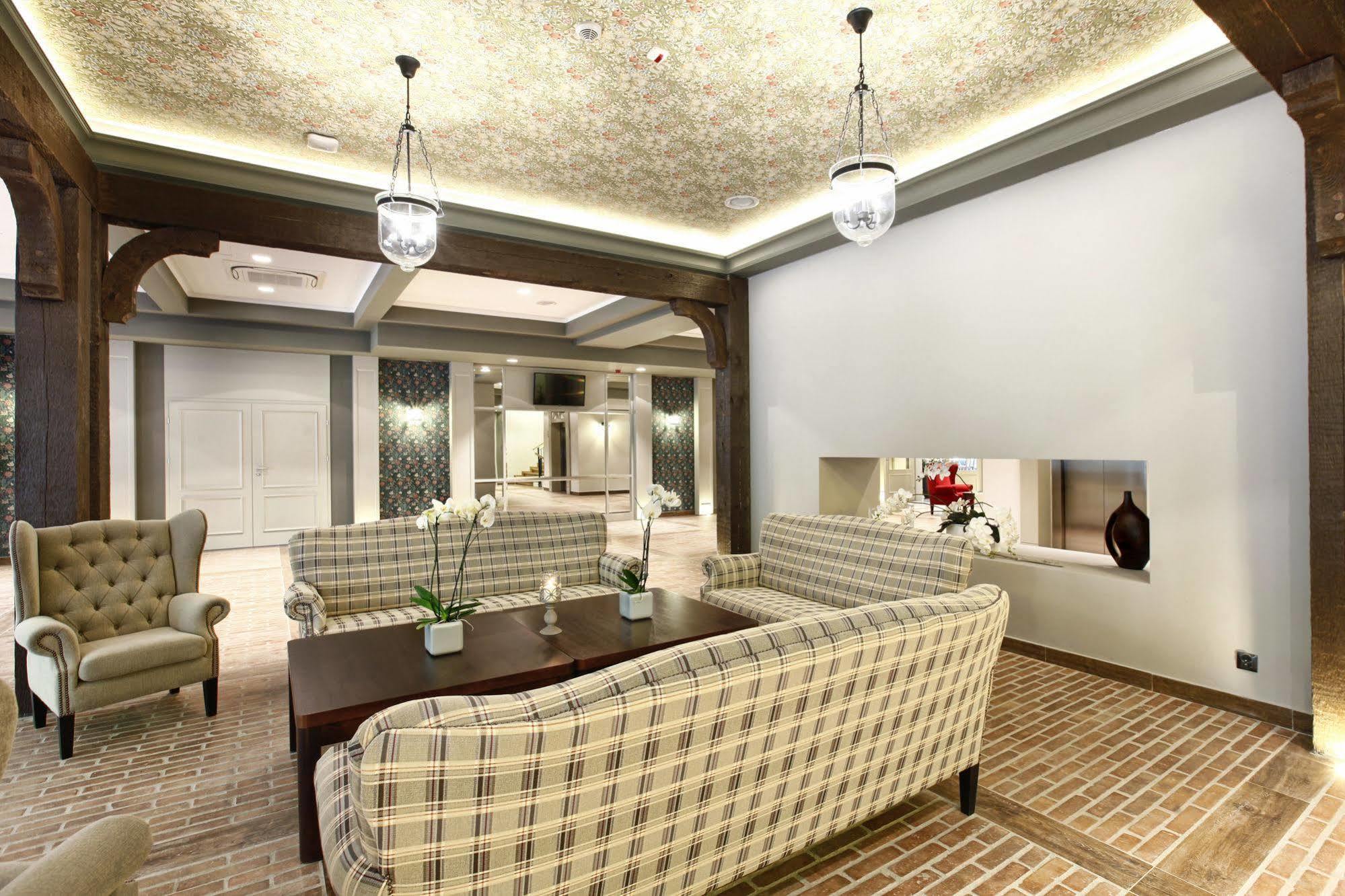 Hotel Aubrecht Country Spa Resort Przechlewo Exterior foto